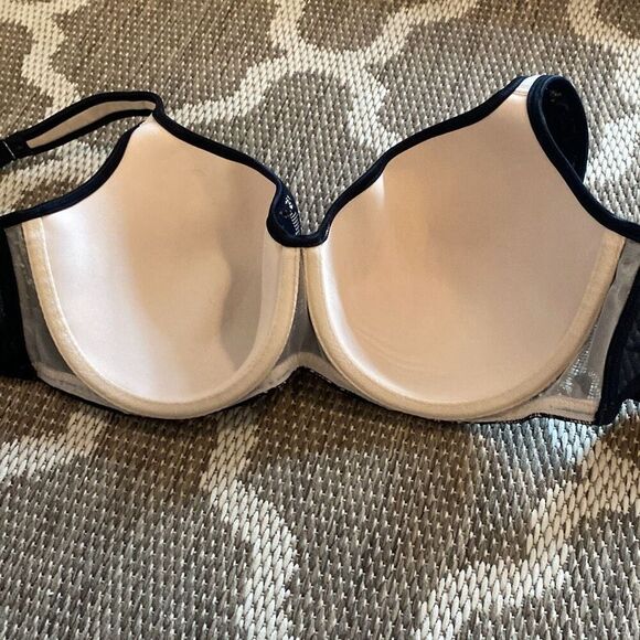 Cacique bra size 44C - Picture 3 of 6